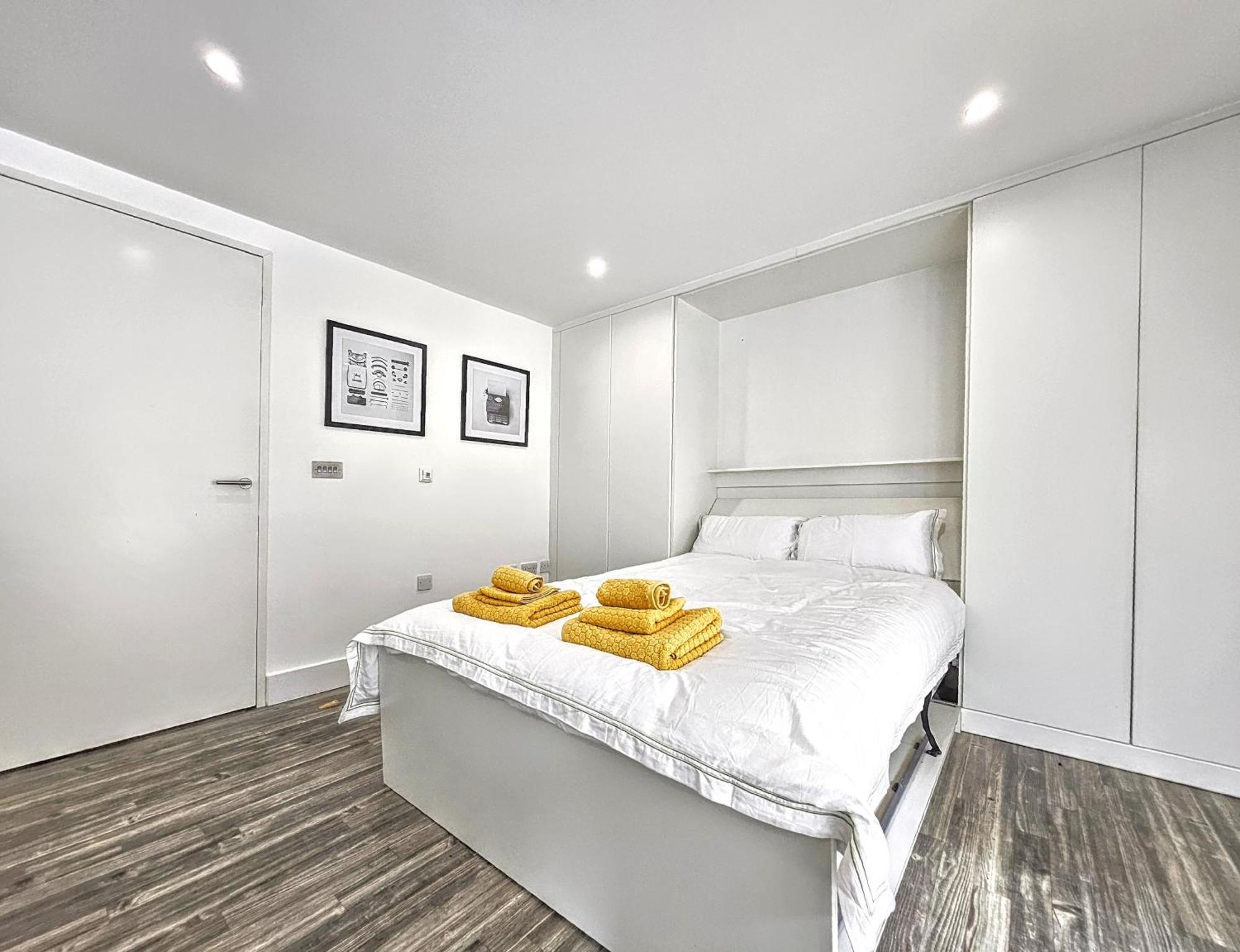 City Waterside, Old Street, Angel, Entire Private Apartment London Bagian luar foto